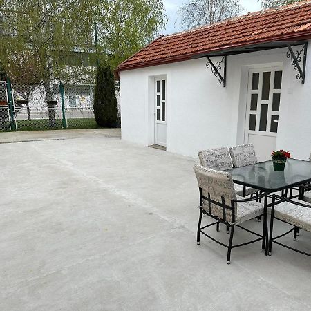 Apartmani Emily & Jully Niksic ภายนอก รูปภาพ