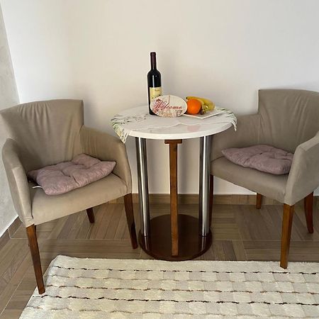 Apartmani Emily & Jully Niksic ภายนอก รูปภาพ