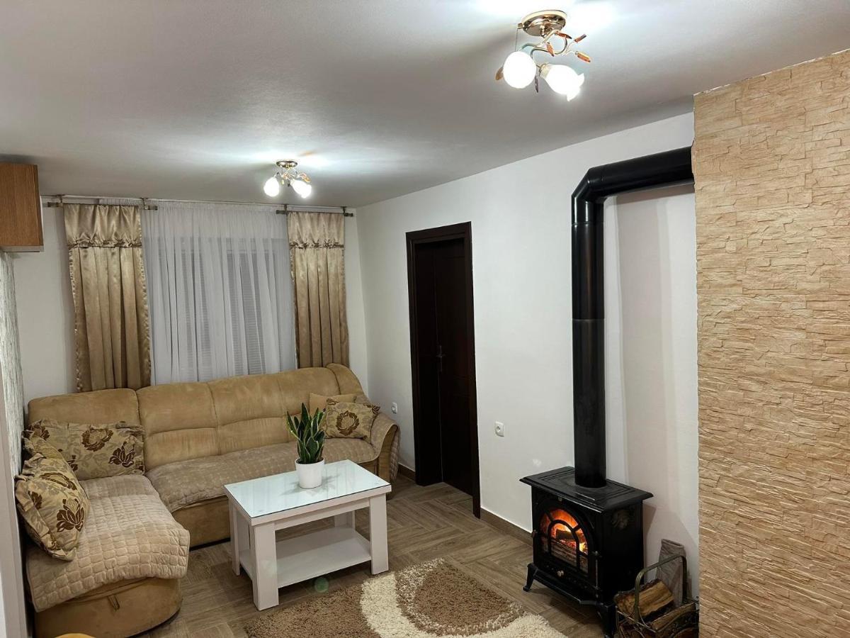 Apartmani Emily & Jully Niksic ภายนอก รูปภาพ