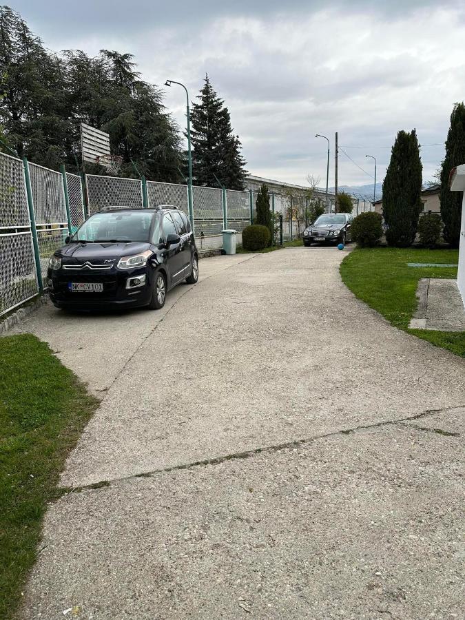 Apartmani Emily & Jully Niksic ภายนอก รูปภาพ