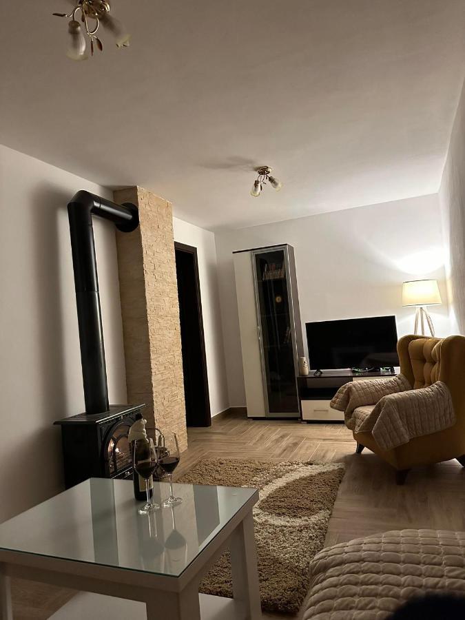 Apartmani Emily & Jully Niksic ภายนอก รูปภาพ