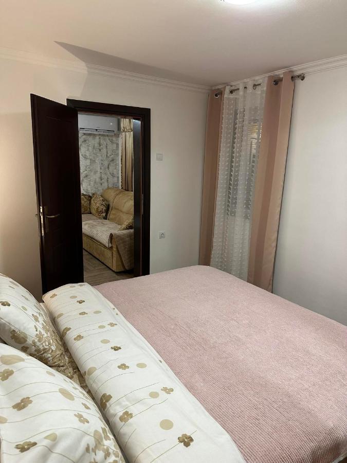 Apartmani Emily & Jully Niksic ภายนอก รูปภาพ