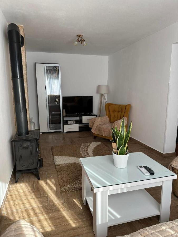 Apartmani Emily & Jully Niksic ภายนอก รูปภาพ