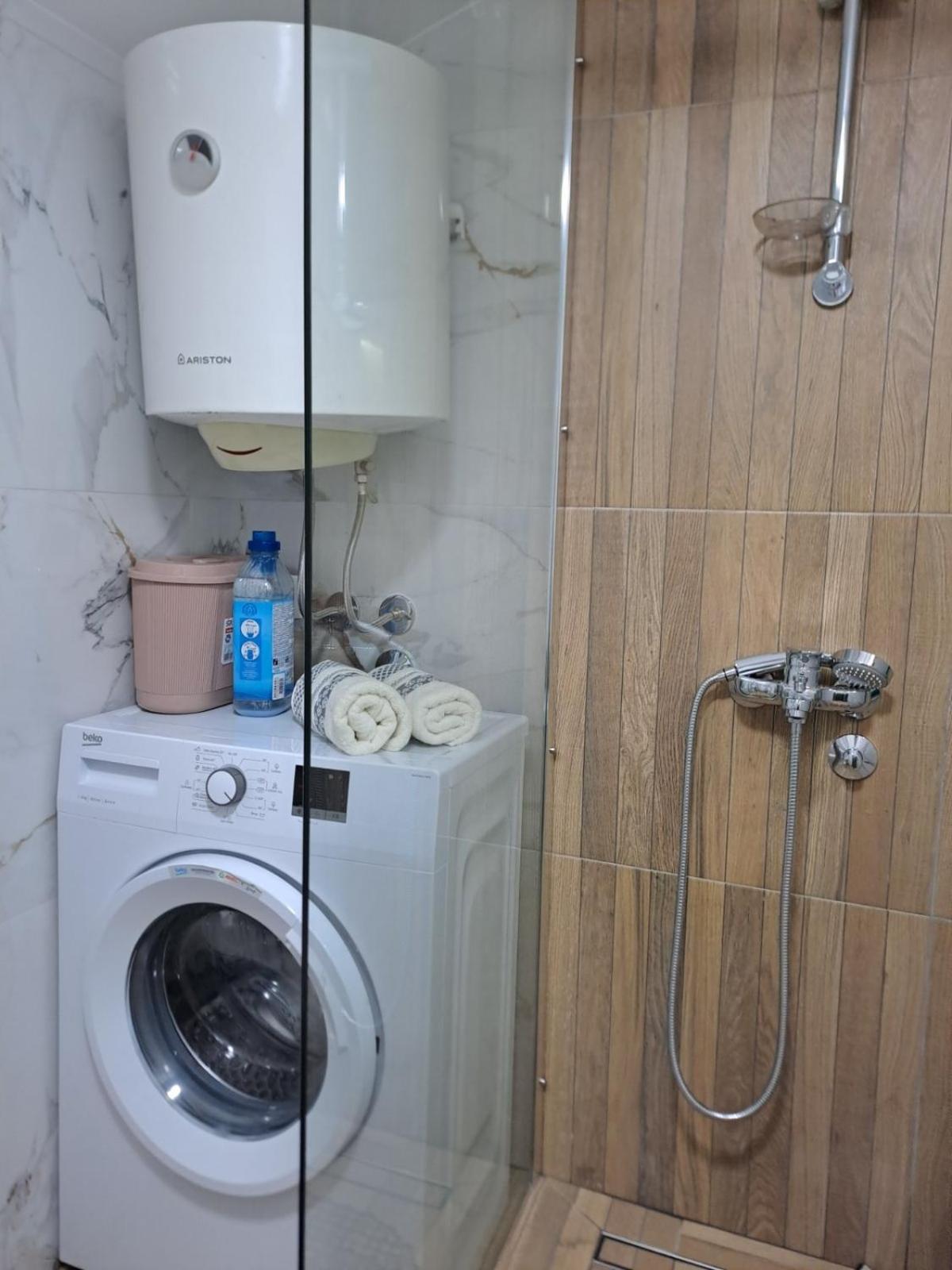 Apartmani Emily & Jully Niksic ภายนอก รูปภาพ
