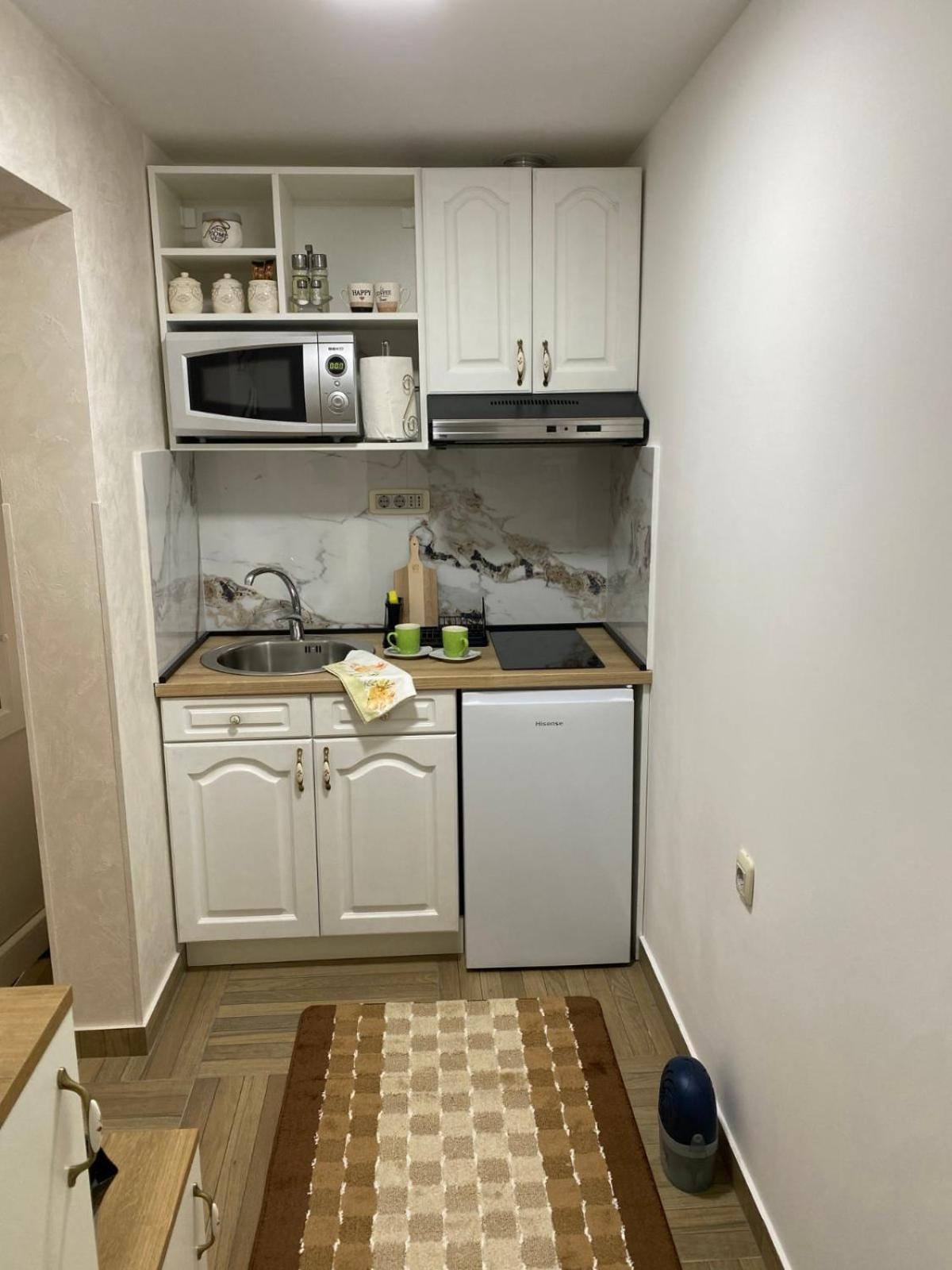 Apartmani Emily & Jully Niksic ภายนอก รูปภาพ