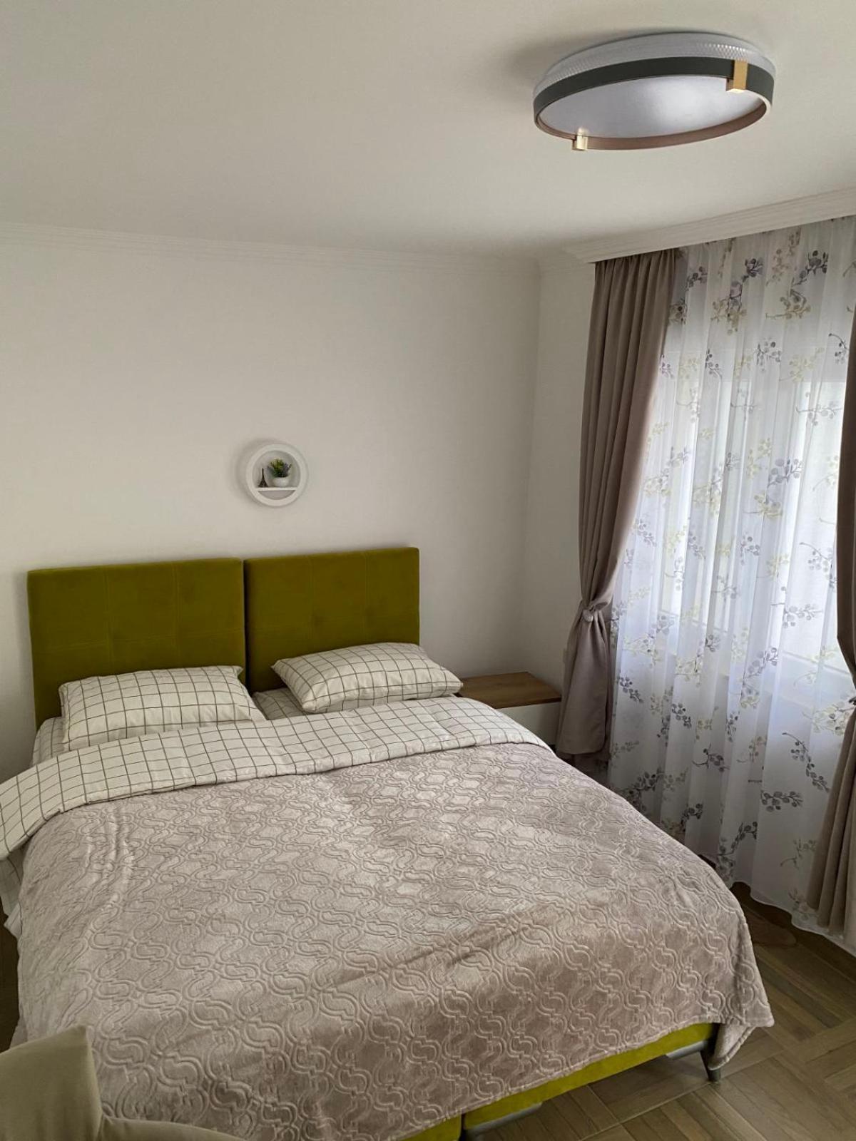 Apartmani Emily & Jully Niksic ภายนอก รูปภาพ