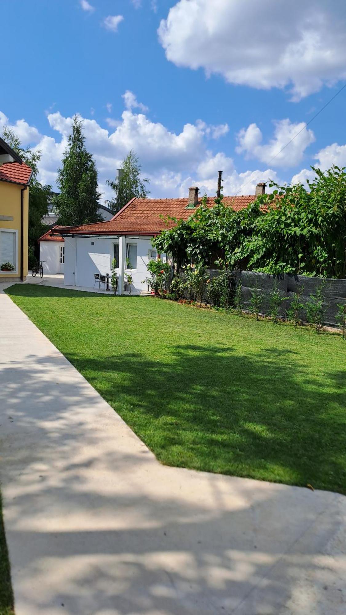 Apartmani Emily & Jully Niksic ห้อง รูปภาพ